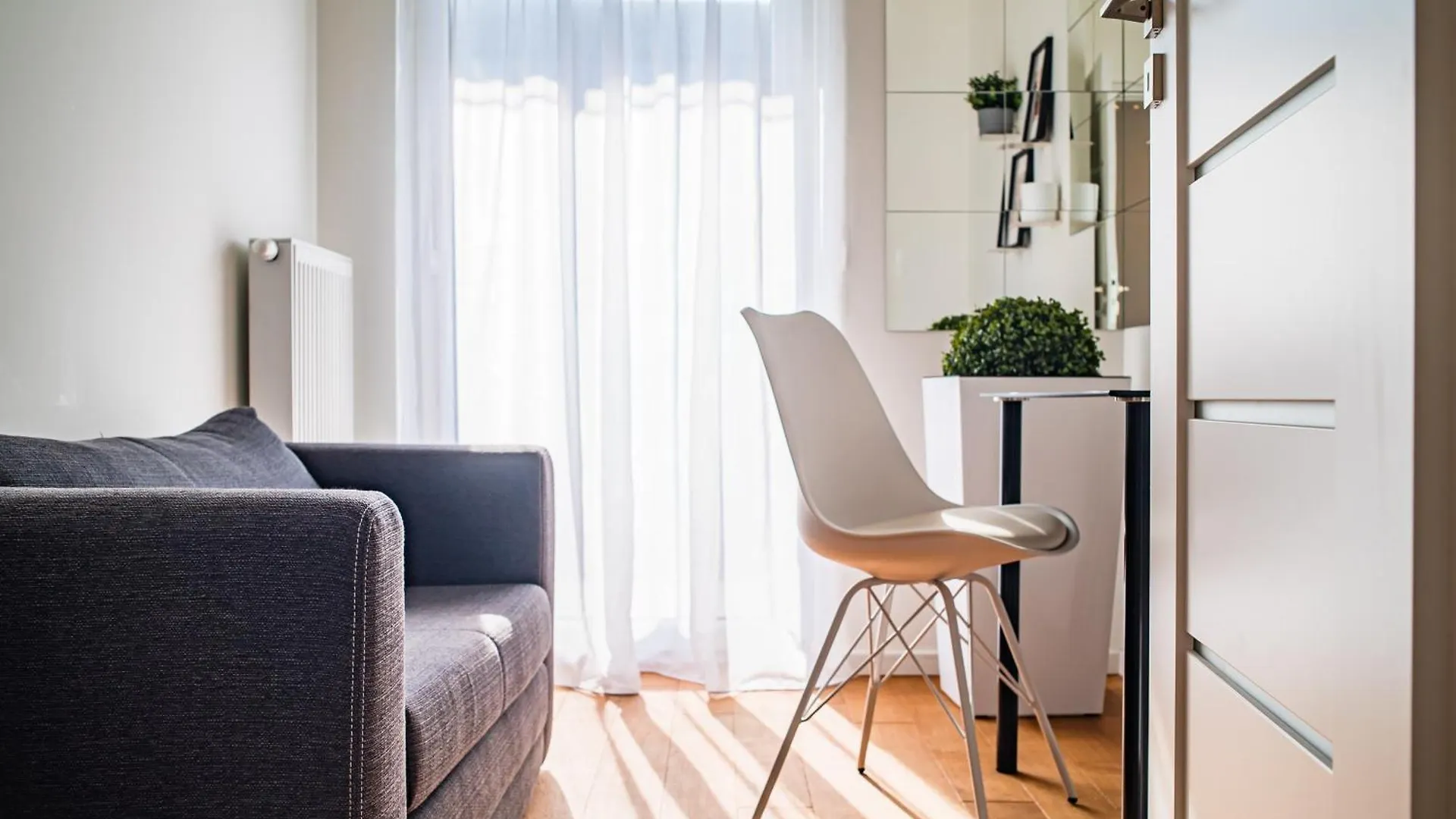 Apartamenty Homely Place Serce Poznania - Stary Rynek - Parking 0*, Poznan Poland