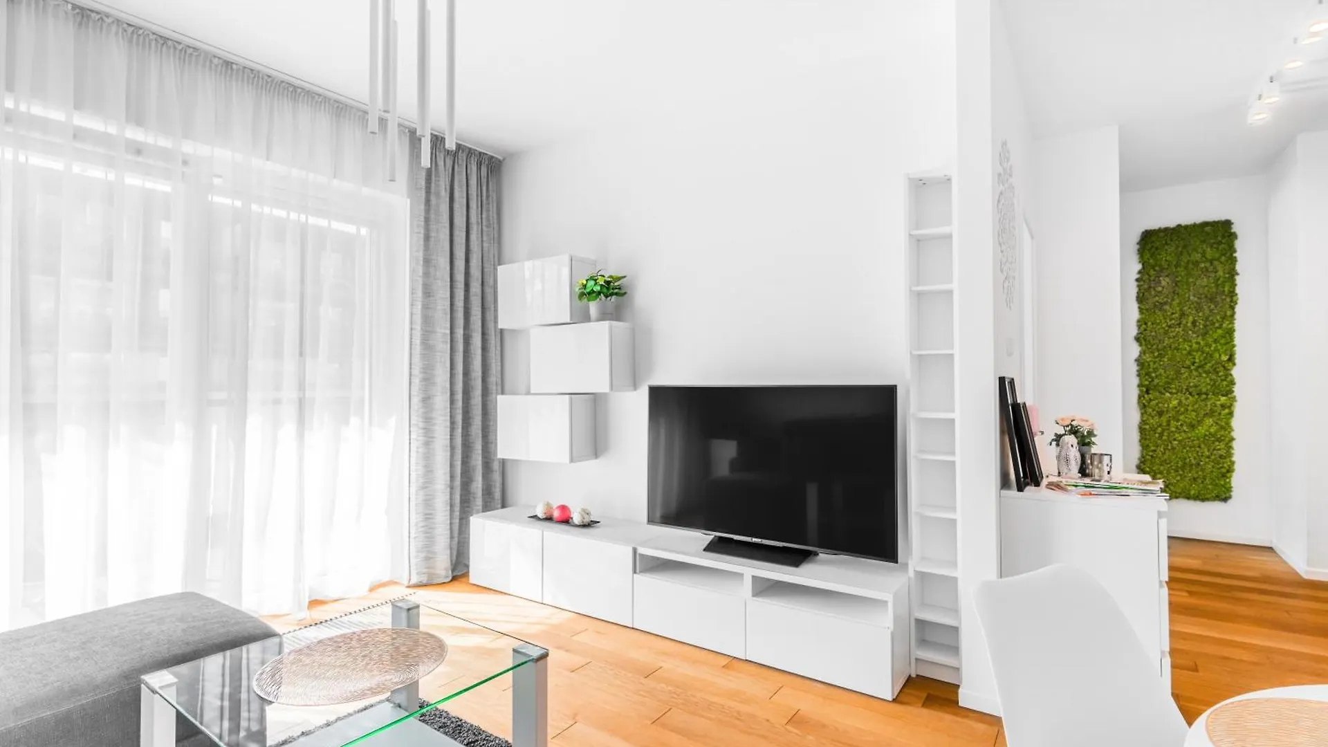 Apartamenty Homely Place Serce Poznania - Stary Rynek - Parking Apartment Poznan