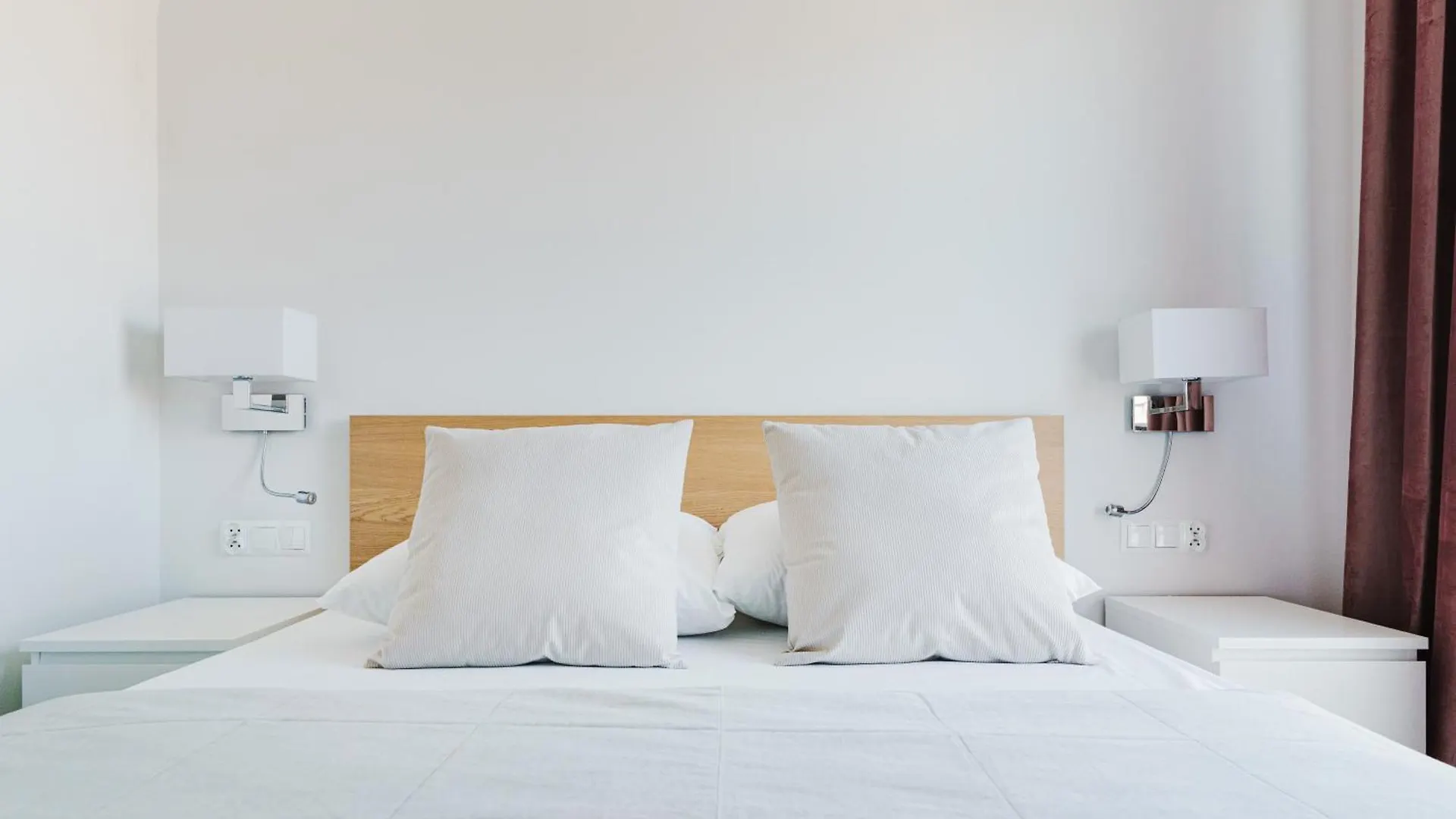 Apartamenty Homely Place Serce Poznania - Stary Rynek - Parking 0*, Poznan Poland