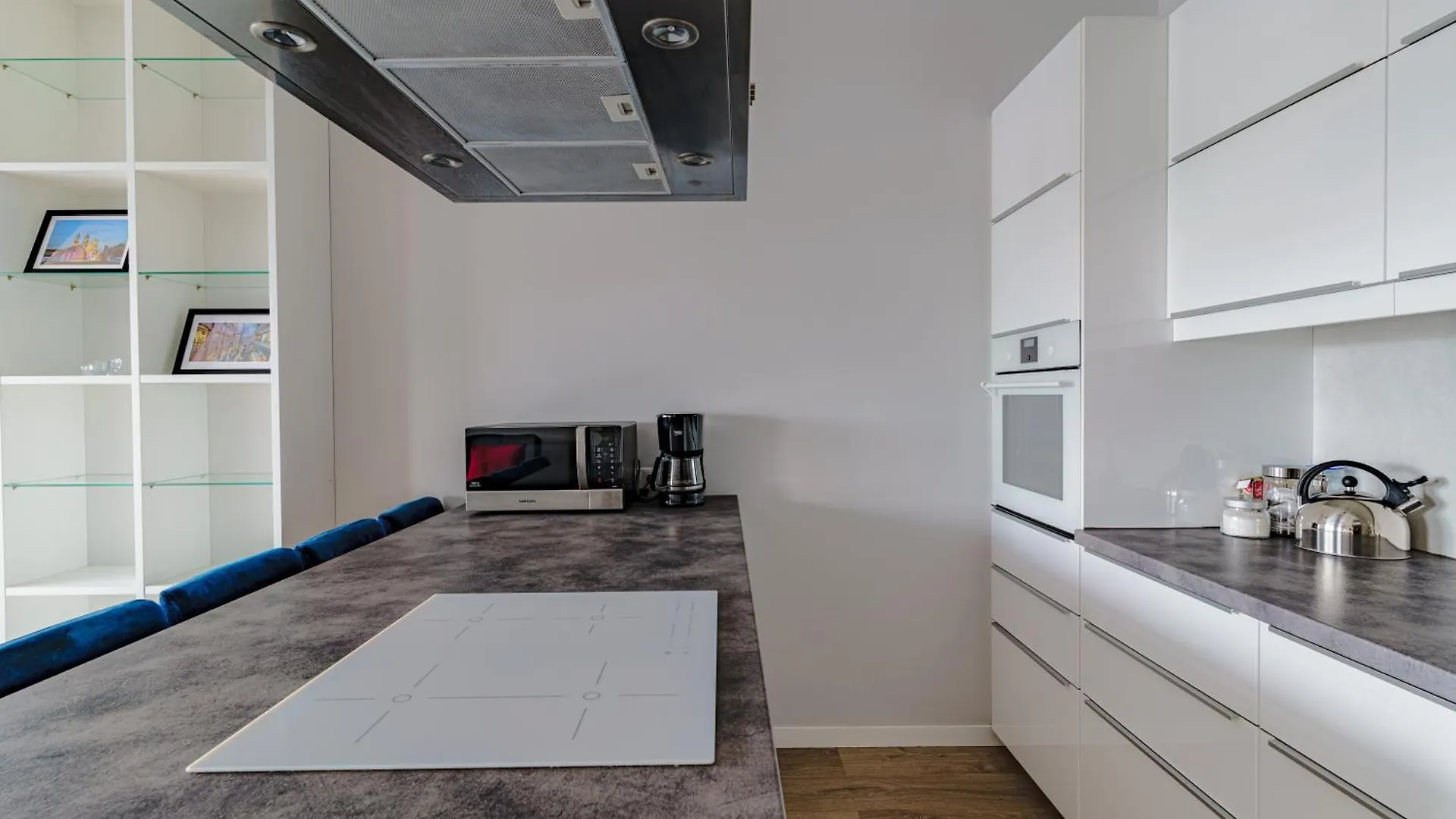 Apartamenty Homely Place Serce Poznania - Stary Rynek - Parking 0*, Poznan Poland